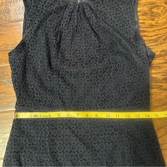 Tahari Navy Lace Overlay Sleeveless Sheath Dress Size 4 - Picture 8 of 10